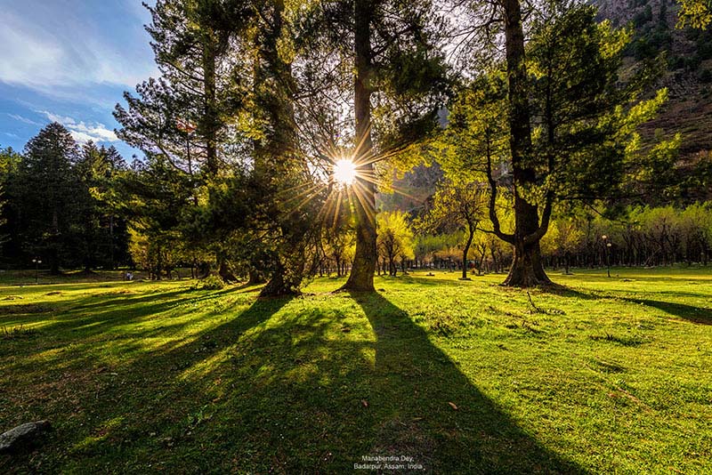 Sunburst effect in photography